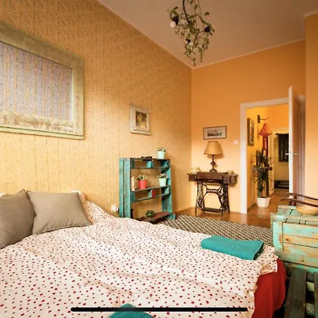 Location Cozy Art Flat * 布达佩斯