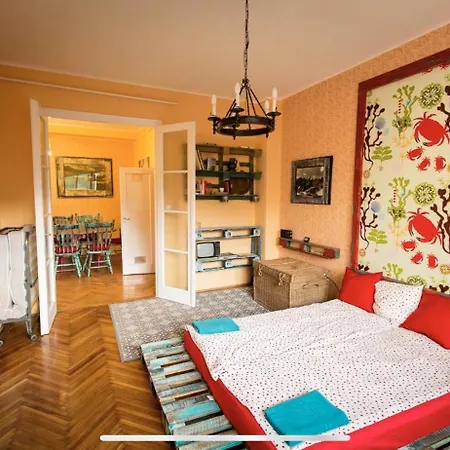 Location Cozy Art Flat * 布达佩斯